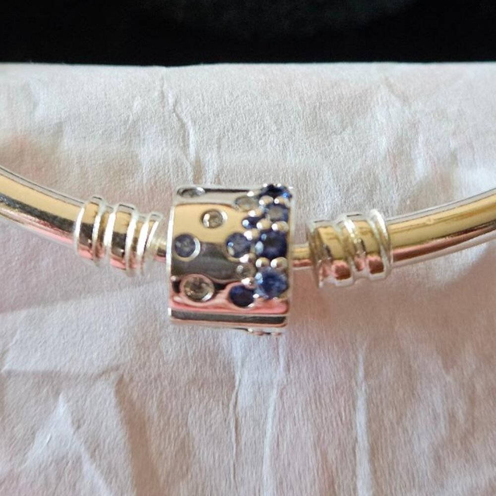 New in box Sterling Silver Pandora clear/blue bling, barrel clasp bangle bracele - Picture 6 of 8